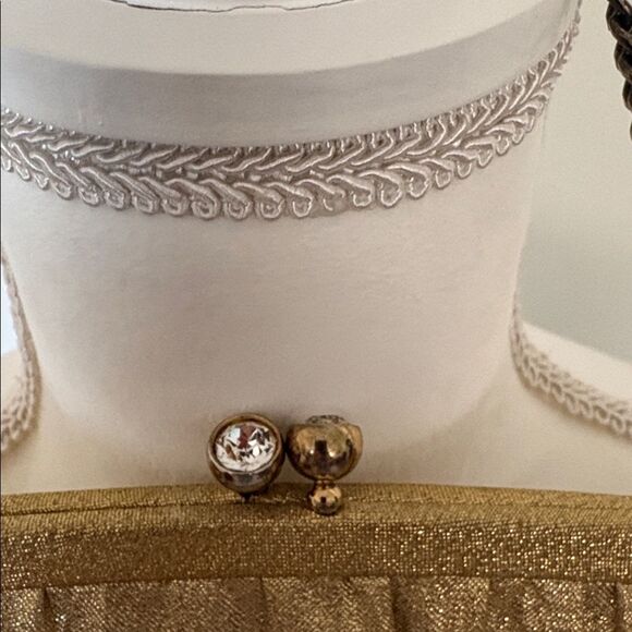 Vintage Gold Evening Clutch with Chain Strap | Kisslock Rhinestone Closure - Picture 6 of 10